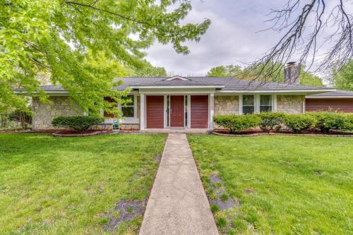 Indianapolis Vacation Rental about 8 Mi to Downtown!