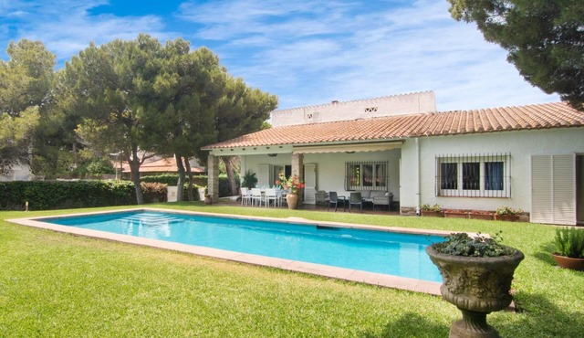 INDIGO BY BLAUSITGES Villa with large private pool and garden