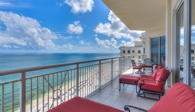 Indigo East 2102 Penthouse-Private Poolside Cabana