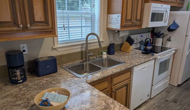 "Indigo Lodge" Central AC, WiFi. Luxury Italian furniture.Free parking.Quiet.