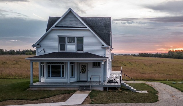 Indigo View a spacious country home on a paved road w/game room & deck.