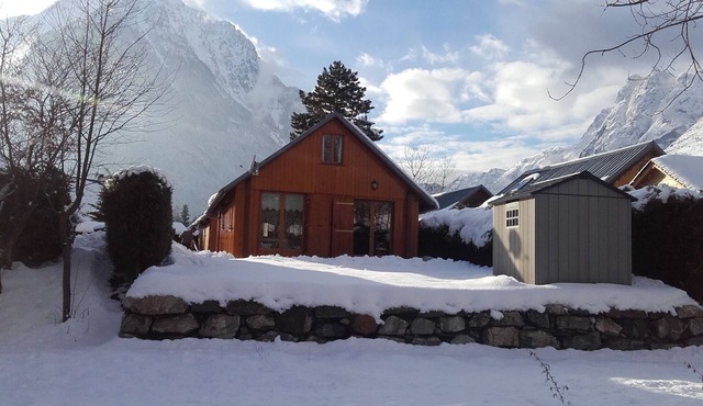 Individual chalet with all mod cons