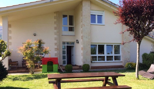 Individual House In Ruente