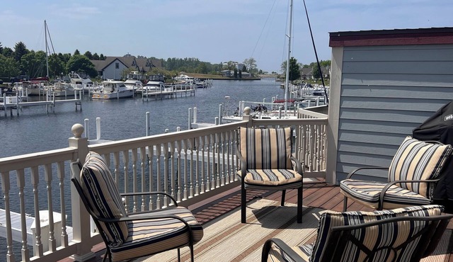 Indoor/Outdoor Pool and Hot Tub, Beautiful Beaches, Perfect for Ski Vacations