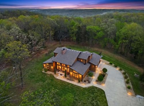 Indoor Park, 55 acres, Pickleball, Walking Trails! - Springfield MO
