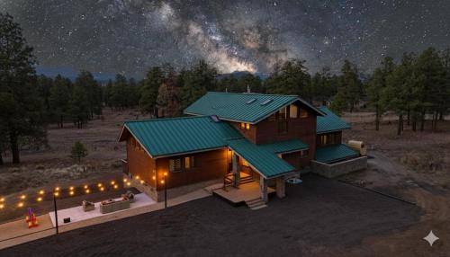 Indoor Pickleball, Hot Tub & Sauna - Sleeps 22