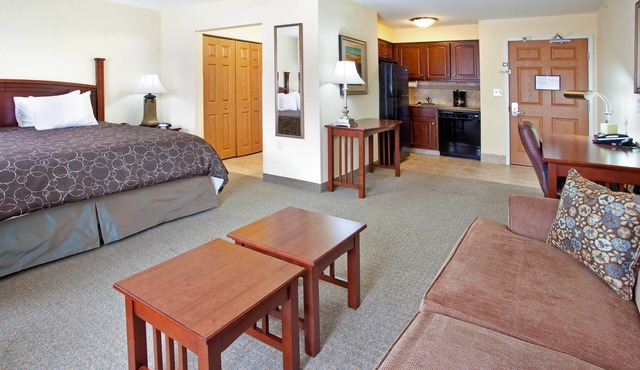 Indoor Pool + Free Wi-Fi, Free Breakfast | Only 20 Minutes from the University of Notre Dame