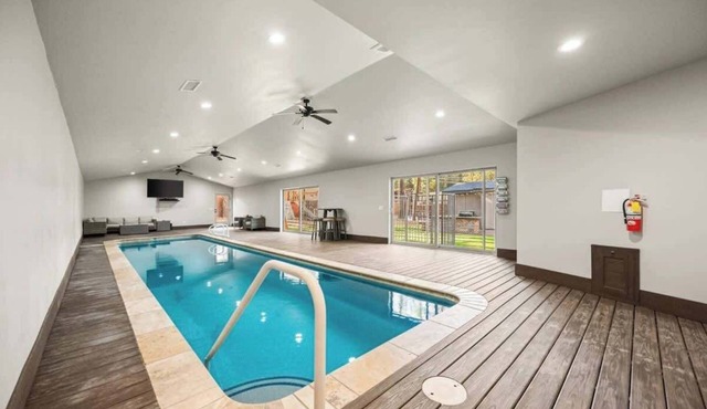 Indoor Pool, Game Rm, Pickleball, Spa, BBQ, PetOk