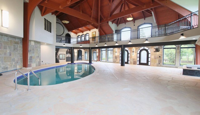 Indoor Pool-Golf Simulator-RaceCar Simulator-HotTub-Movie Theatre-Pool Tables