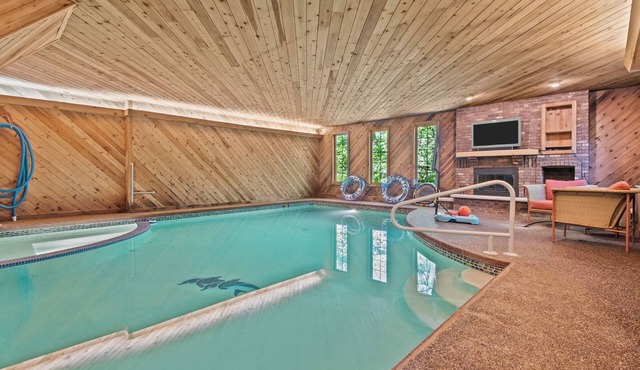 Indoor Pool&Hot tub, Game Room, Sauna, Movie Room