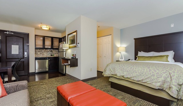 Indoor Pool & Hot Tub. Free Breakfast. Walk to University of North Dakota.