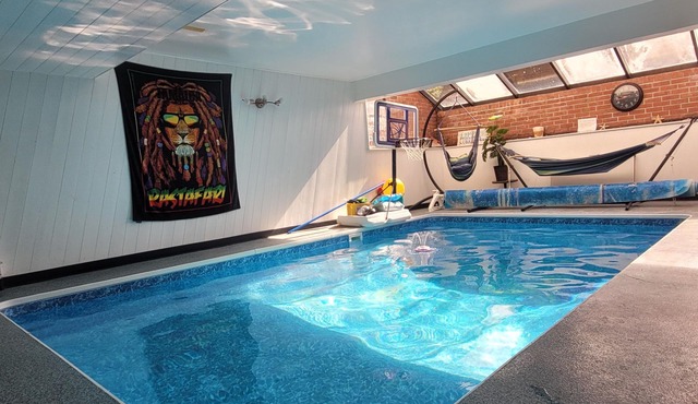 Indoor pool, hottub & video game room, near beach