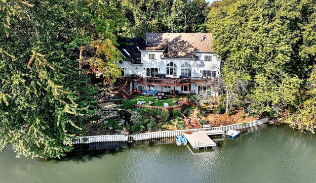 Indoor Pool, Lakefront + Hot Tub · 30+ Arcades · Sleeps 14 · Large Groups