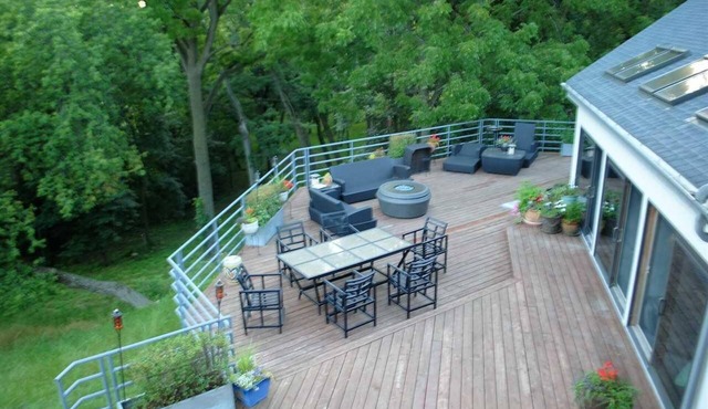 Indoor Pool & Short Drive to Green Lake