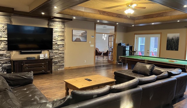 Indoor Saltwater Heated Pool w/Tennis & Multi-Sport Court, Burk's Falls
