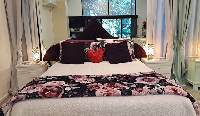 Indulge A While Chalet on Gallery Walk Tamborine Mountain