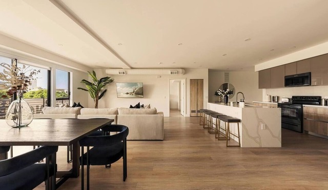 Indulge in Coastal Luxury Stunning 3BR Ocean Views
