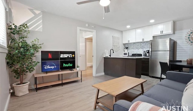 Indulge in Downtown Austin Apt Near Zilker Park