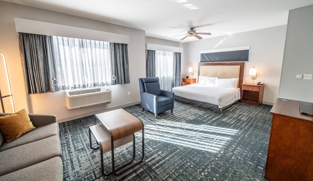 Indulge in Home-Like Comfort! Kitchen, Indoor Pool, Pets Allowed!