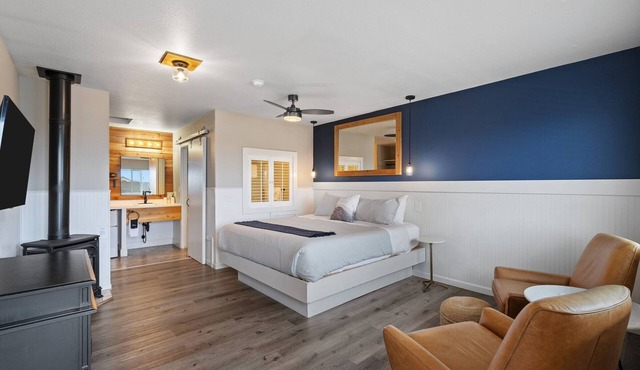 Indulge In Opulent Comfort! Pet-friendly Property, Near Long Beach Boardwalk