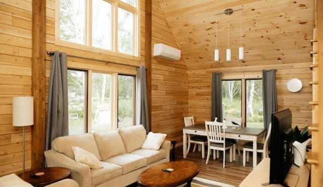 Indulge in Serenity at The Golden Pearl: A Beautiful Log Cottage Escape