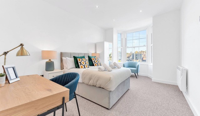 Indulge in Space & Style: Comfy 1-Bed Flat in Rye