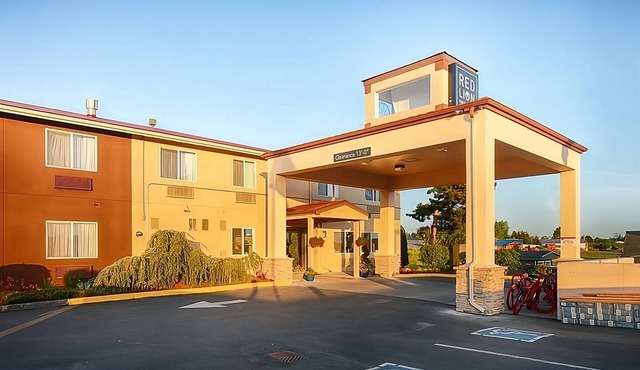 Indulgent Family's Getaway at Spa & Wellness Center! Free Parking!