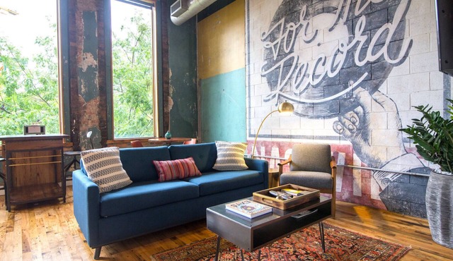 Industrial Chic Apartment Steps from Broadway (Loft 202)