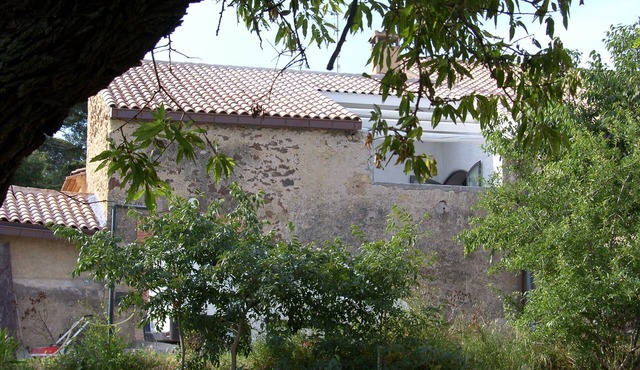 Industrial design and in old walls with gr. Terrace. Garden m. Basin from 999, -Euro