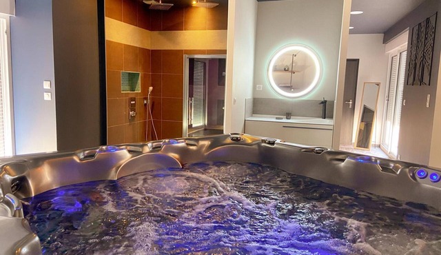 Industrial Loft with Spa & Sauna in Touraine – Perfect Getaway in Loire Valley!