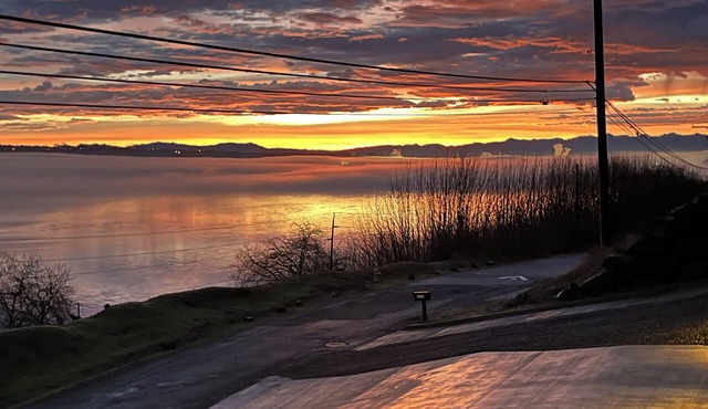 Industrial modern house with Water Views – Walk to the waterfront