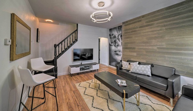 Industrial Townhome, 3 Mi to Dtwn & Stadiums!