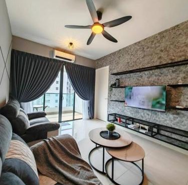 Industry Design Symphony Tower 3-Bedroom with Netflix & Wi-Fi