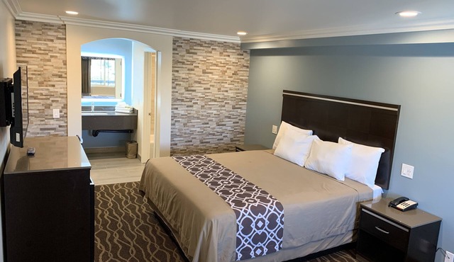 Industry Inn & Suites
