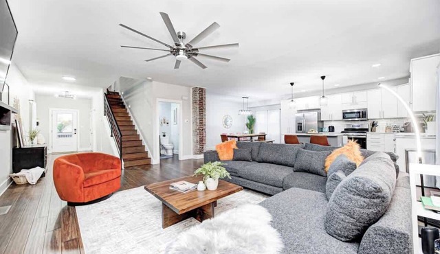 Indy Family Getaway - 5BR - Sleeps 16 - Arcade games - Near Fountain Square