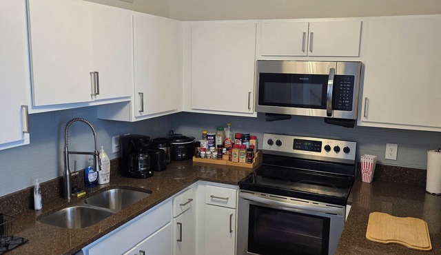 Indy Skywalk Access 2Bed/2Bath