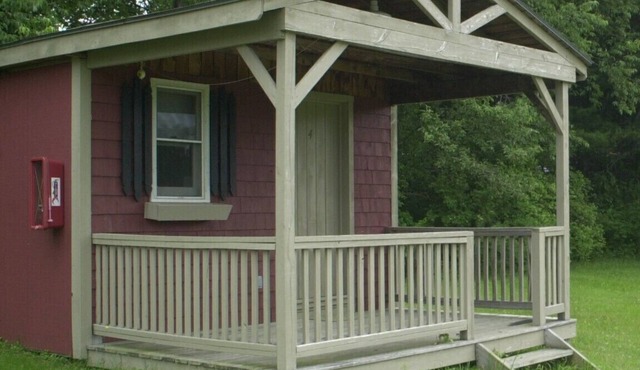 Inexpensive 1-room cabin, less than 5 mi from Cooperstown.