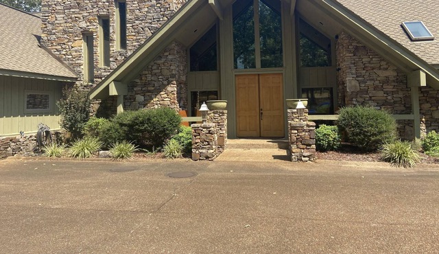 Infamous beauty at Stone Pebble Place!