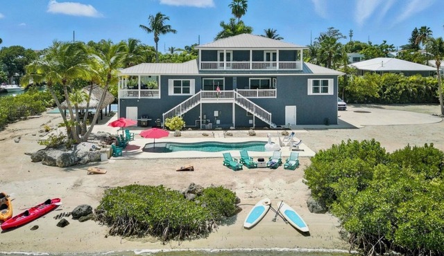 *INFINITE HORIZONS @ BIG COPPITT* Waterfront Home & Pool + LAST KEY SERVICES…