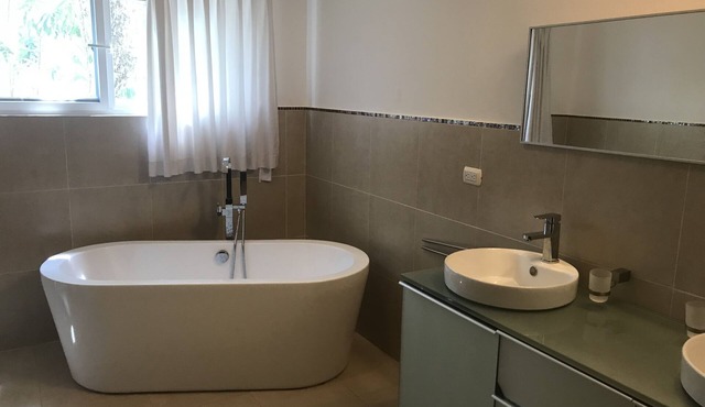 Infiniti blu, ocean front condo