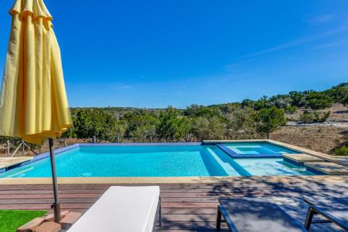 Infinity Edge Pool and Fire Pit Spicewood Getaway!
