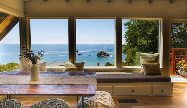Infinity ocean view, while soaking in the hot tub!