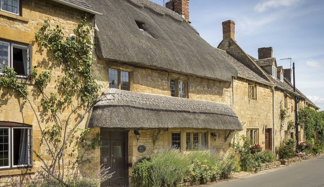 Inglenook Cottage - sleeps 2 guests in 1 bedroom