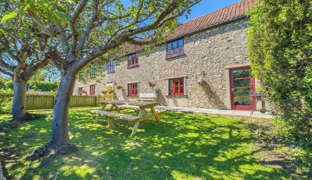 Inglenook Cottage (Seaside-Dog Friendly-Country Cottage-w/ l