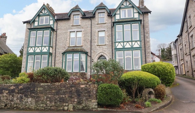 INGLEWOOD COURT, with a garden in Arnside