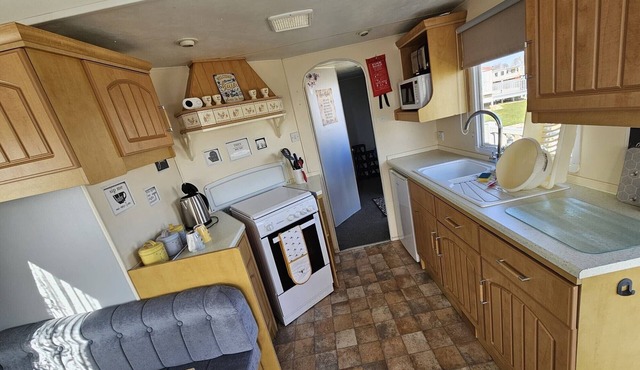 Ingoldmells - Caravan- Sleeps 8 - Seaside - Wi-fi