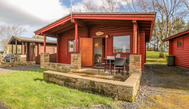 INGRAM, pet friendly, character holiday cottage in Longframlington