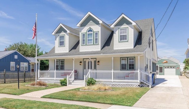 Inground Pool, Close to Beach, Sleeps 10