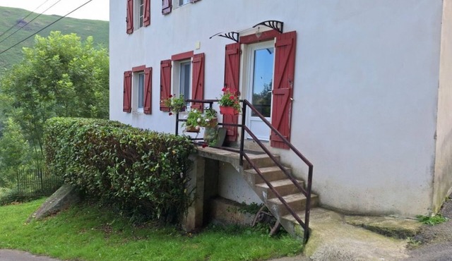 Inland Basque Country mountain apartment on the Spanish border