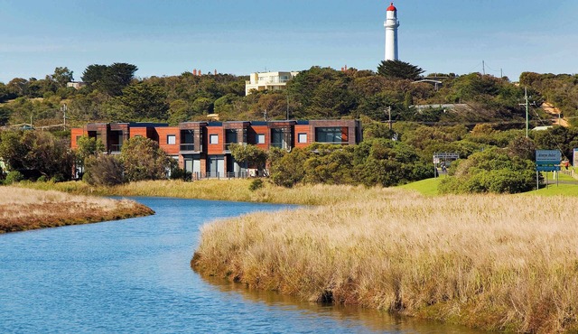 Inlet Apartment I Walk to beach, cafes and more